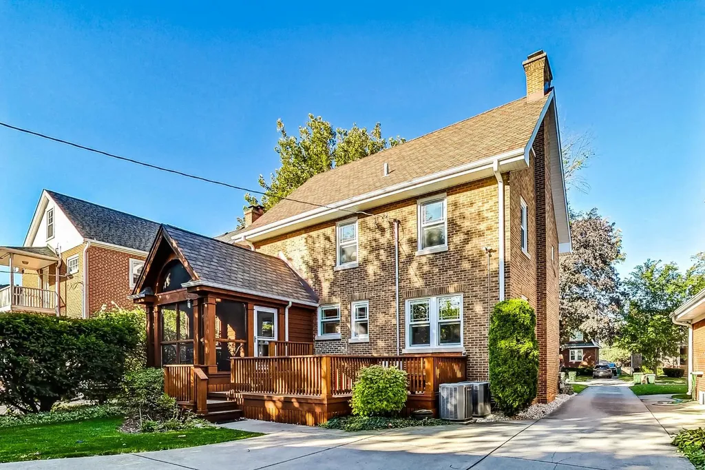 1829 South Prospect Avenue Park Ridge IL 60068