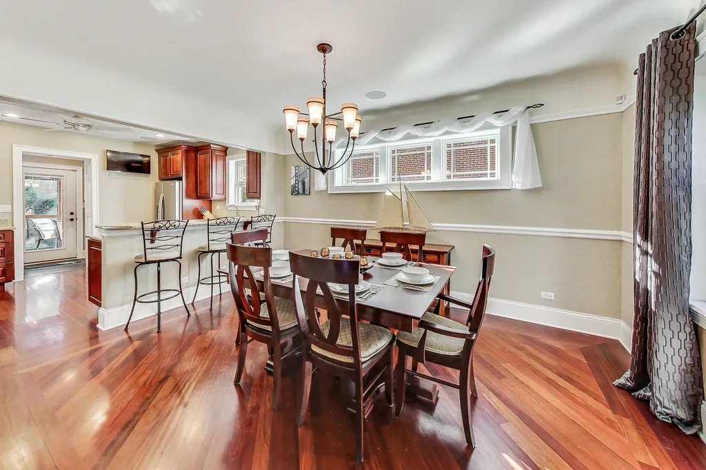 1829 South Prospect Avenue Park Ridge IL 60068