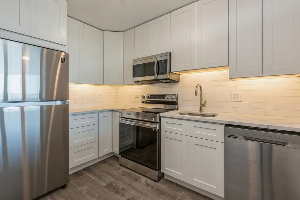 111 West Maple Street Chicago IL 60610
