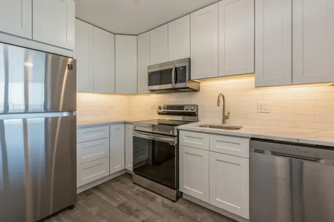 111 West Maple Street Chicago IL 60610