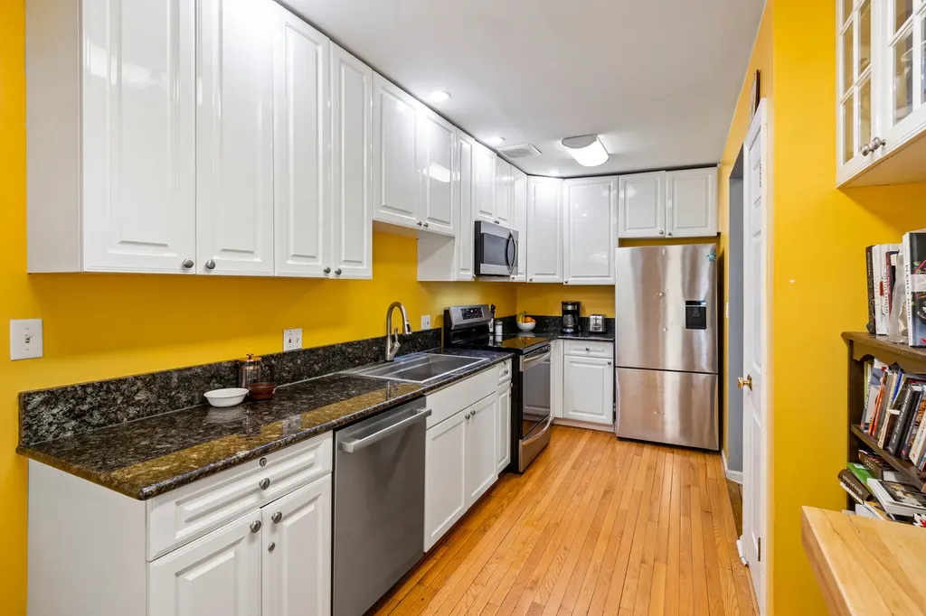 1536 West Pratt Boulevard Chicago IL 60626