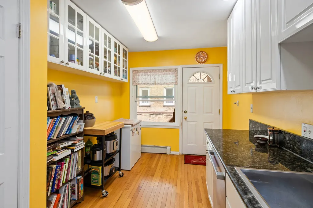 1536 West Pratt Boulevard Chicago IL 60626