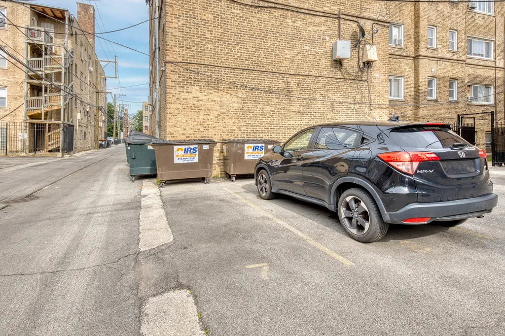 1536 West Pratt Boulevard Chicago IL 60626