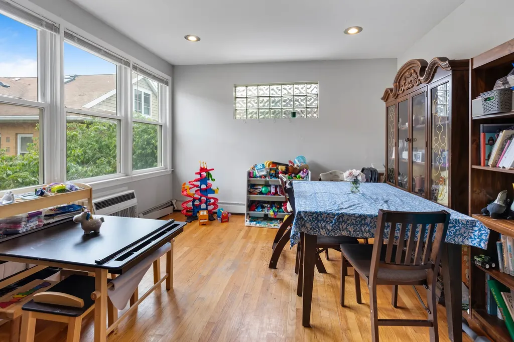 1536 West Pratt Boulevard Chicago IL 60626