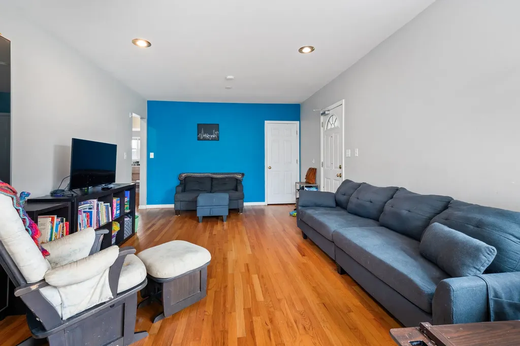 1536 West Pratt Boulevard Chicago IL 60626