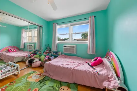 1536 West Pratt Boulevard Chicago IL 60626