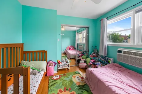 1536 West Pratt Boulevard Chicago IL 60626