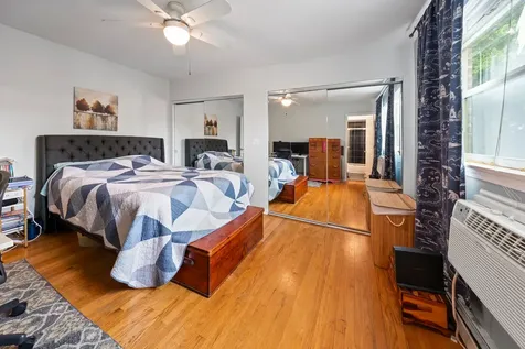 1536 West Pratt Boulevard Chicago IL 60626