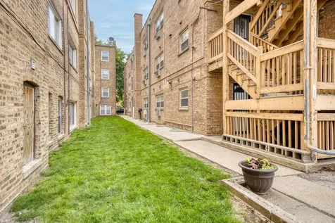 1536 West Pratt Boulevard Chicago IL 60626