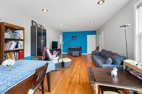 1536 West Pratt Boulevard Chicago IL 60626