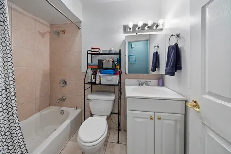 1536 West Pratt Boulevard Chicago IL 60626