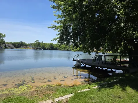 151 Beach Court South Elgin IL 60177
