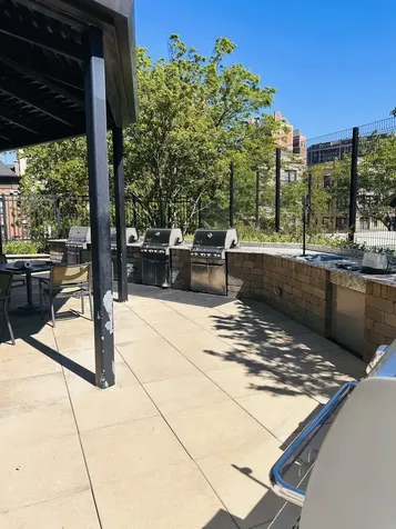 3930 North Pine Grove Avenue Chicago IL 60613