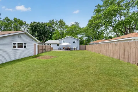 631 Pierce Court Grayslake IL 60030
