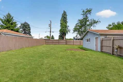 631 Pierce Court Grayslake IL 60030
