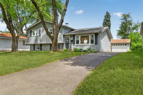 631 Pierce Court Grayslake IL 60030