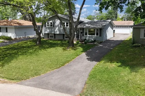 631 Pierce Court Grayslake IL 60030