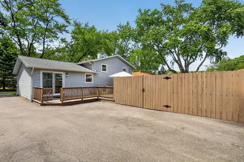 631 Pierce Court Grayslake IL 60030