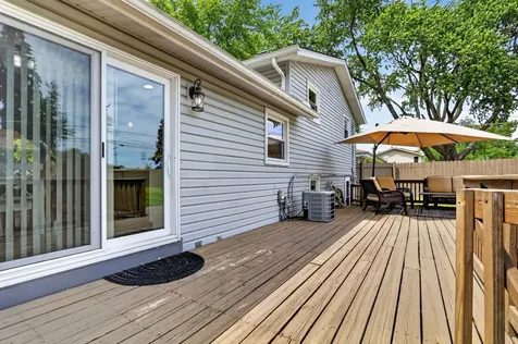 631 Pierce Court Grayslake IL 60030