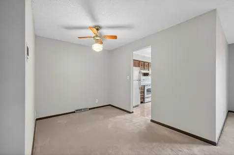 1503 Longwood Drive Sycamore IL 60178
