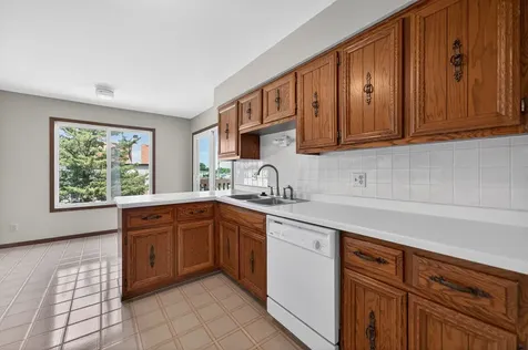1503 Longwood Drive Sycamore IL 60178