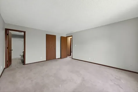 1503 Longwood Drive Sycamore IL 60178
