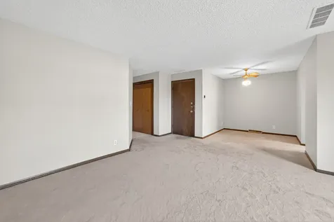 1503 Longwood Drive Sycamore IL 60178