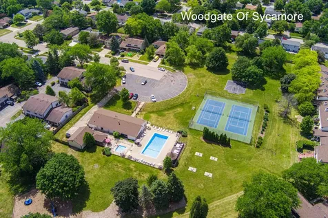 1503 Longwood Drive Sycamore IL 60178