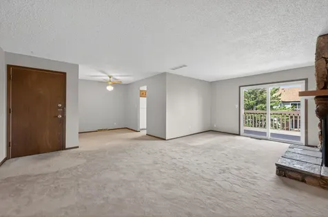 1503 Longwood Drive Sycamore IL 60178