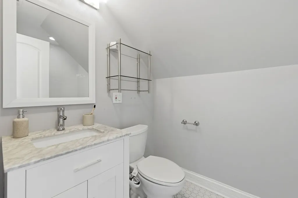 4023 West Addison Street Chicago IL 60641