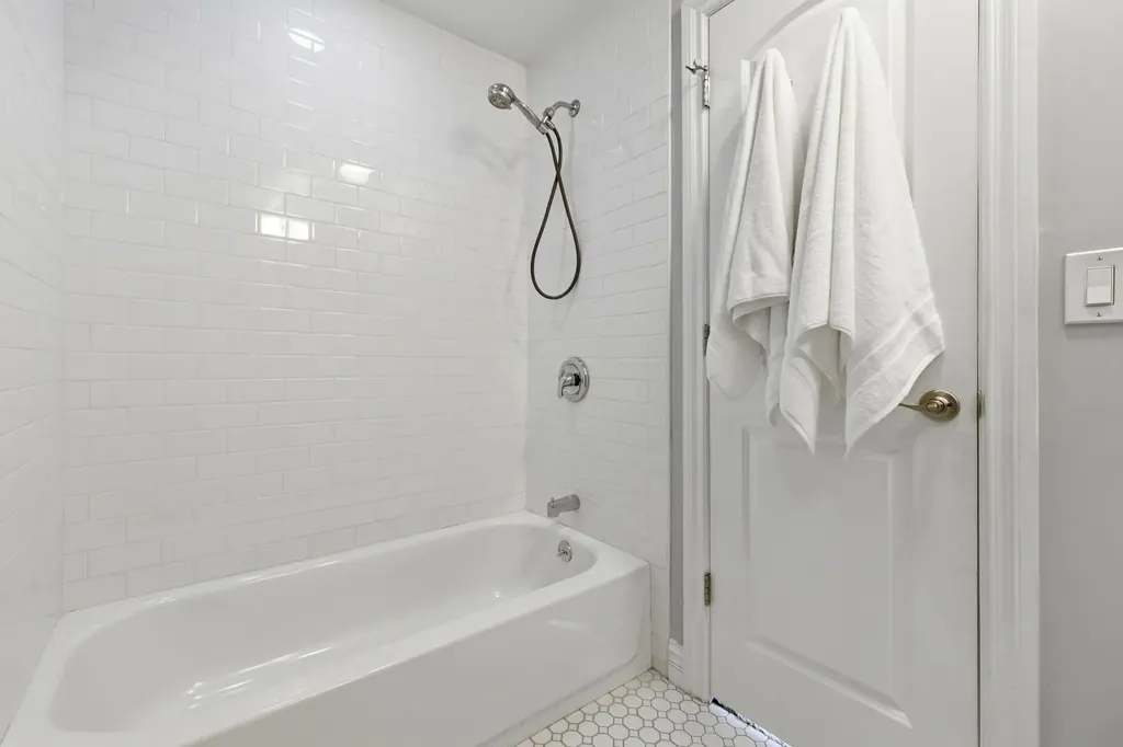 4023 West Addison Street Chicago IL 60641
