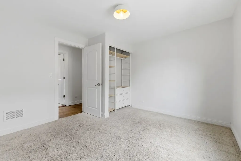 4023 West Addison Street Chicago IL 60641