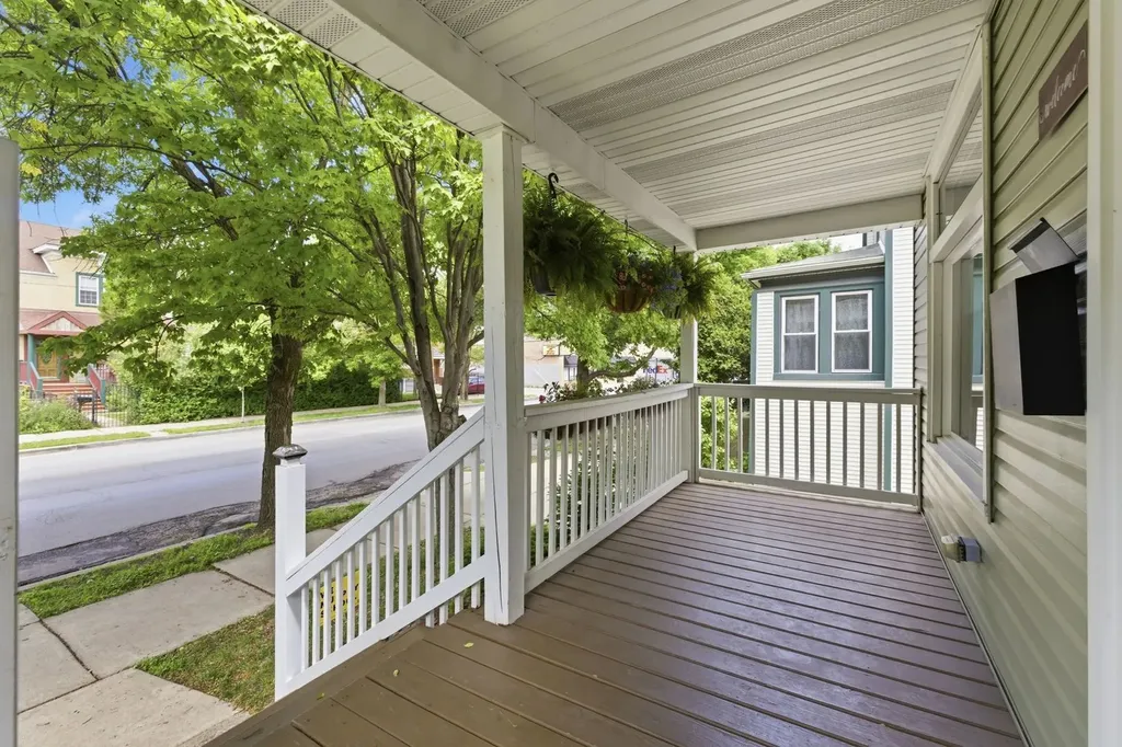 4023 West Addison Street Chicago IL 60641