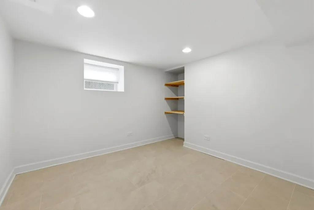 4023 West Addison Street Chicago IL 60641