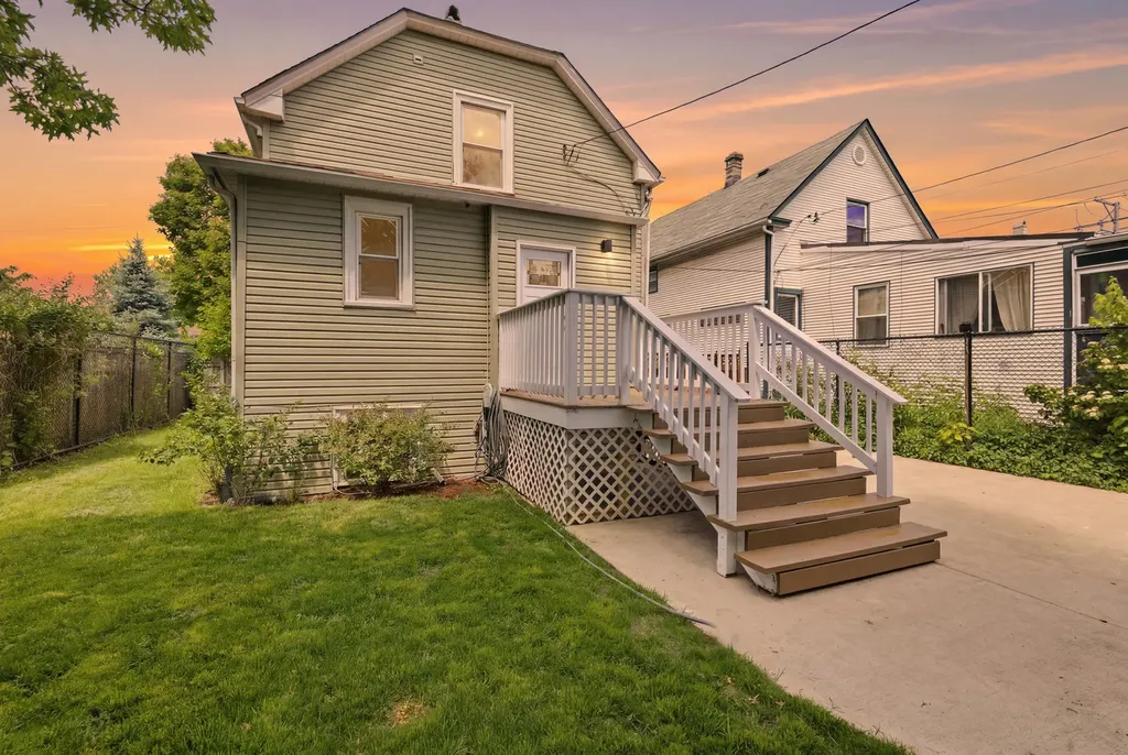 4023 West Addison Street Chicago IL 60641