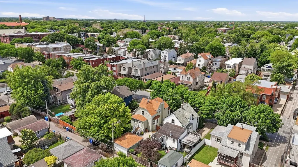 4023 West Addison Street Chicago IL 60641