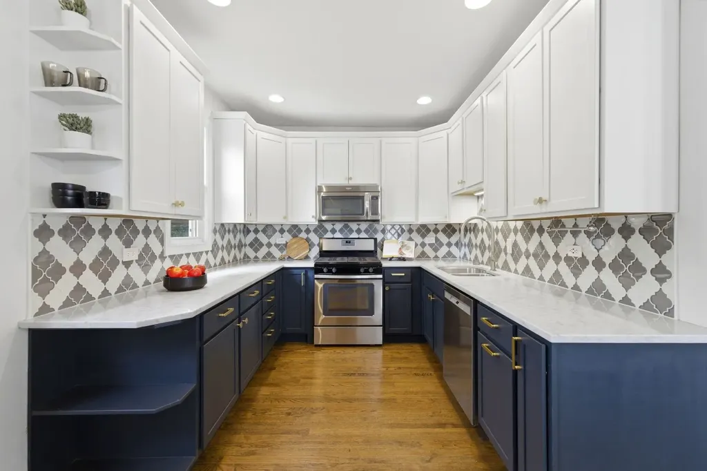 4023 West Addison Street Chicago IL 60641