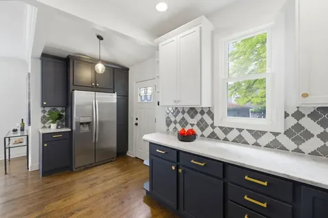 4023 West Addison Street Chicago IL 60641