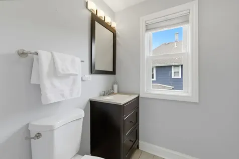 4023 West Addison Street Chicago IL 60641