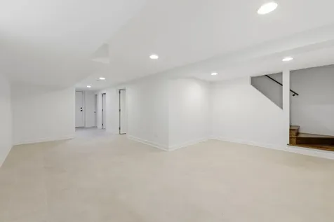 4023 West Addison Street Chicago IL 60641