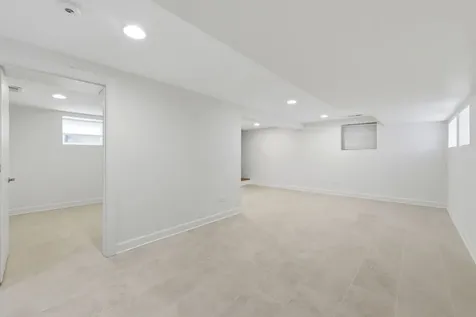 4023 West Addison Street Chicago IL 60641