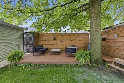 4023 West Addison Street Chicago IL 60641