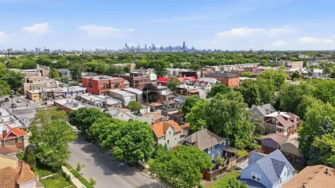 4023 West Addison Street Chicago IL 60641