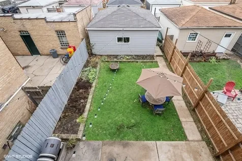 2931 North Dawson Avenue Chicago IL 60618