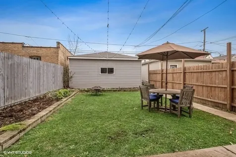 2931 North Dawson Avenue Chicago IL 60618