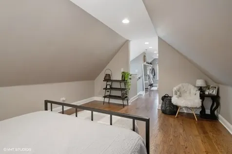 2931 North Dawson Avenue Chicago IL 60618