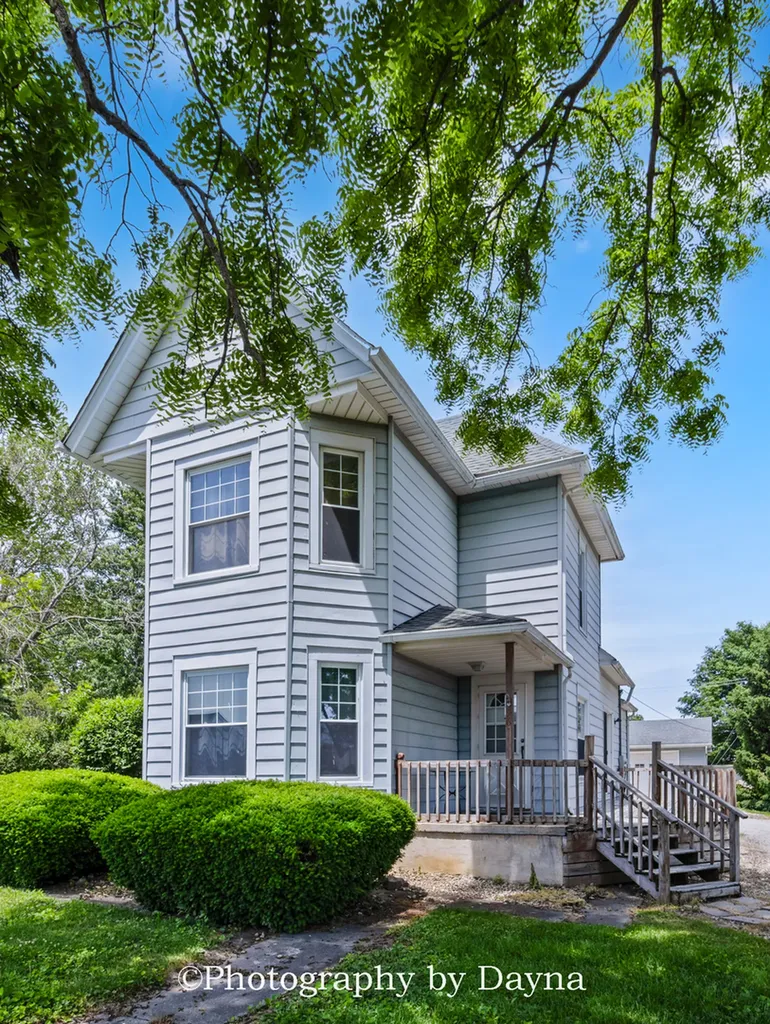 561 W Grant Street St. Anne IL 60964
