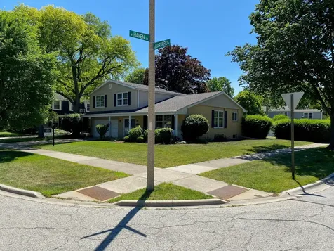 1502 South Harvard Avenue Arlington Heights IL 60005