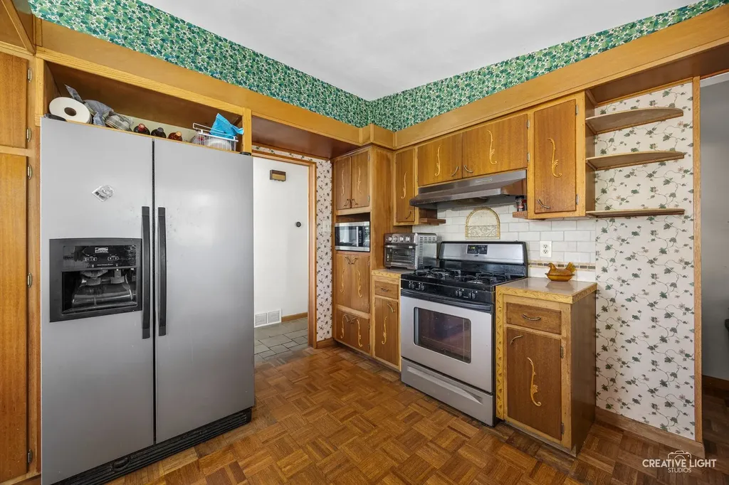 8048 Highland Avenue Downers Grove IL 60516