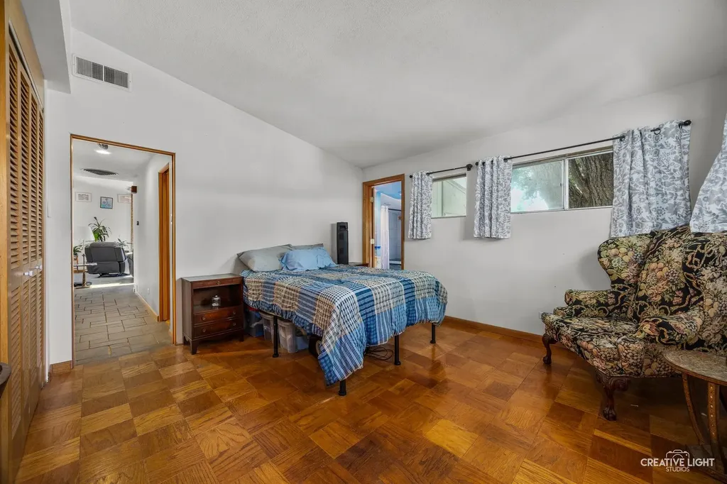 8048 Highland Avenue Downers Grove IL 60516